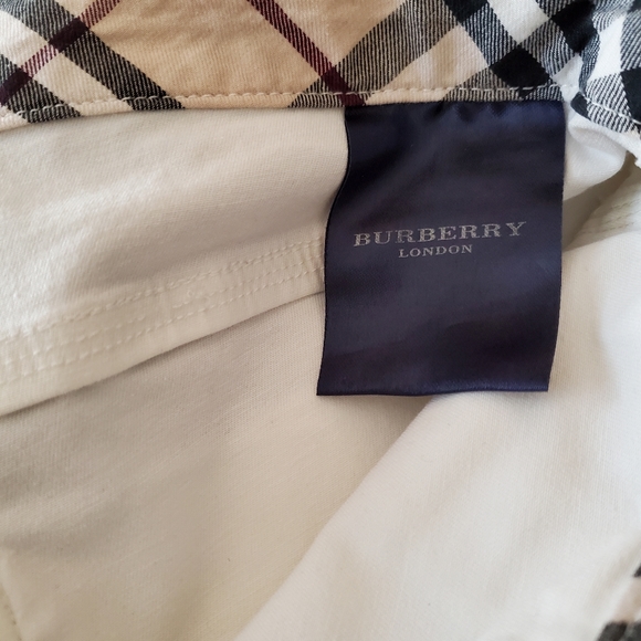 Burberry Women White Cropped/Capri Pants Size 4. - Picture 11 of 16